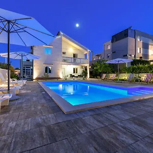 Pool House Luka Kroatië