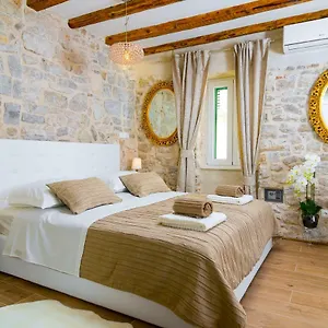 Lux Aurelius In Centre Old Town ** Split