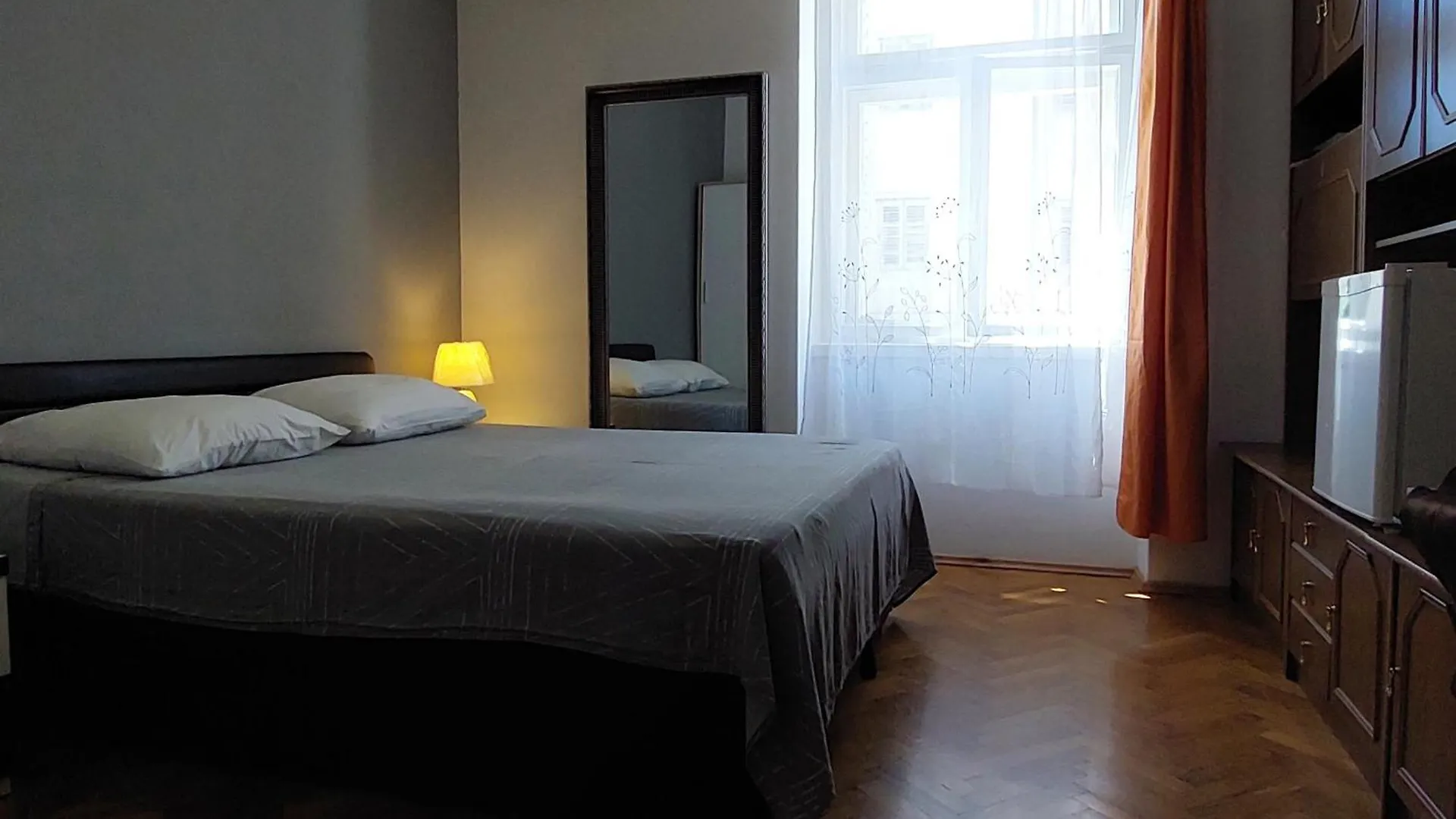Central Jardin Guest House Split