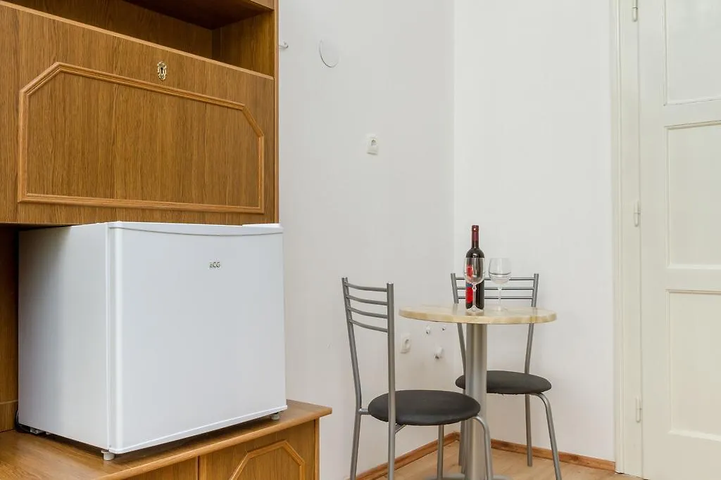 Central Jardin Guest House Split