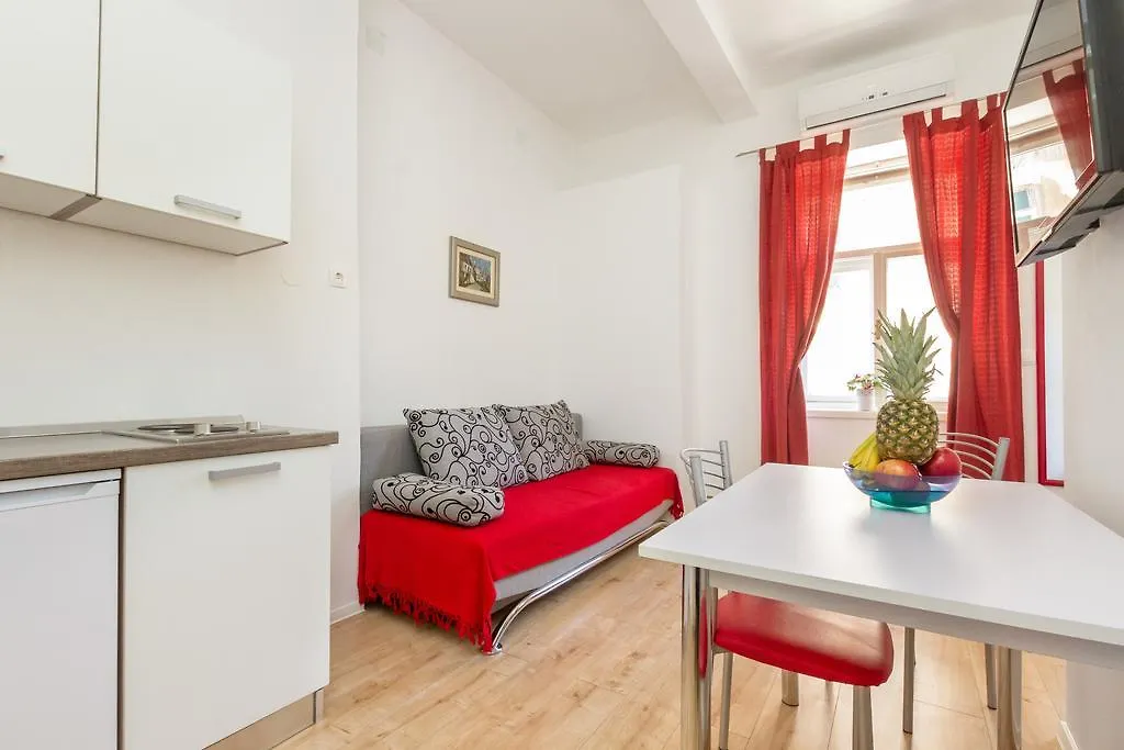 Central Jardin Guest House Split